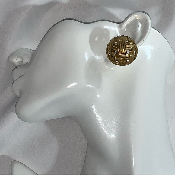 GIVENCHY 14k gold plated Round Basket Weave clip back EARRINGS - Picture 3 of 10